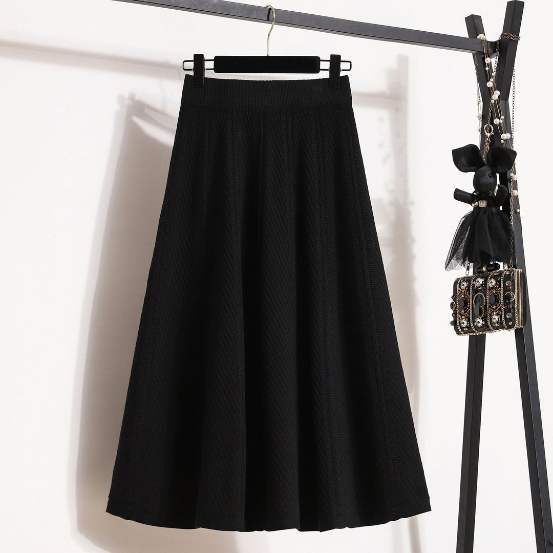 Pleated midi skirt for women with elastic waistband and beautiful texture Lune London