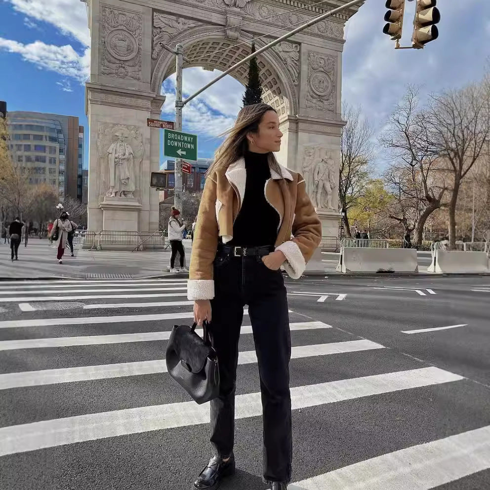 Women's cropped sheepskin jacket with trendy cut and original pockets Lune London