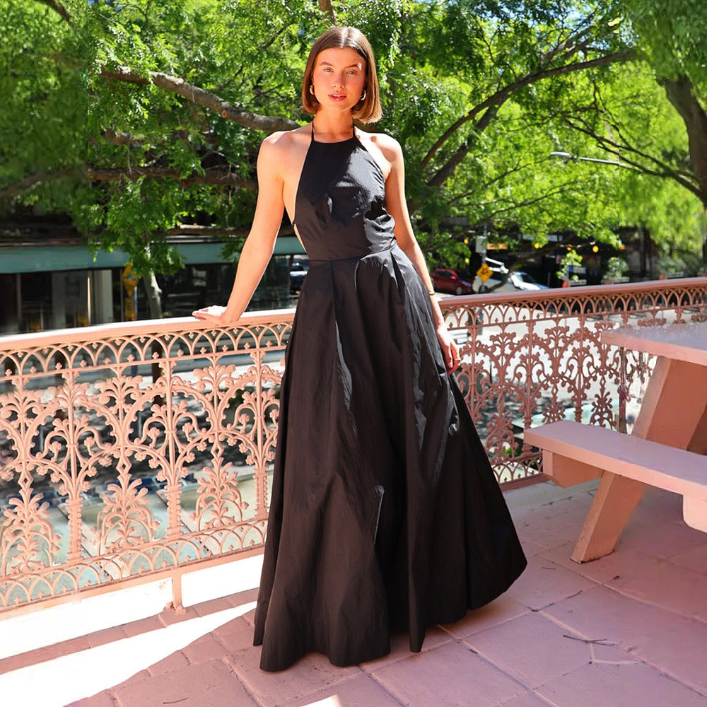 Long evening dress for women with deep back cutout and fluid skirt Chic & Stil