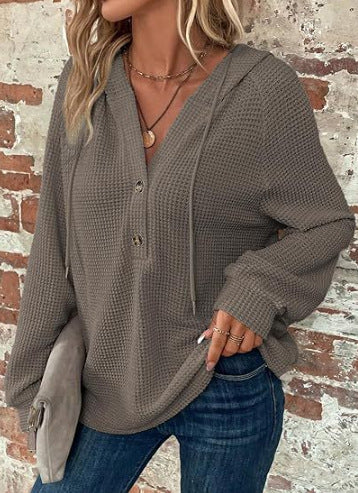 Casual hoodie for women with button details and structured fabric Lune London