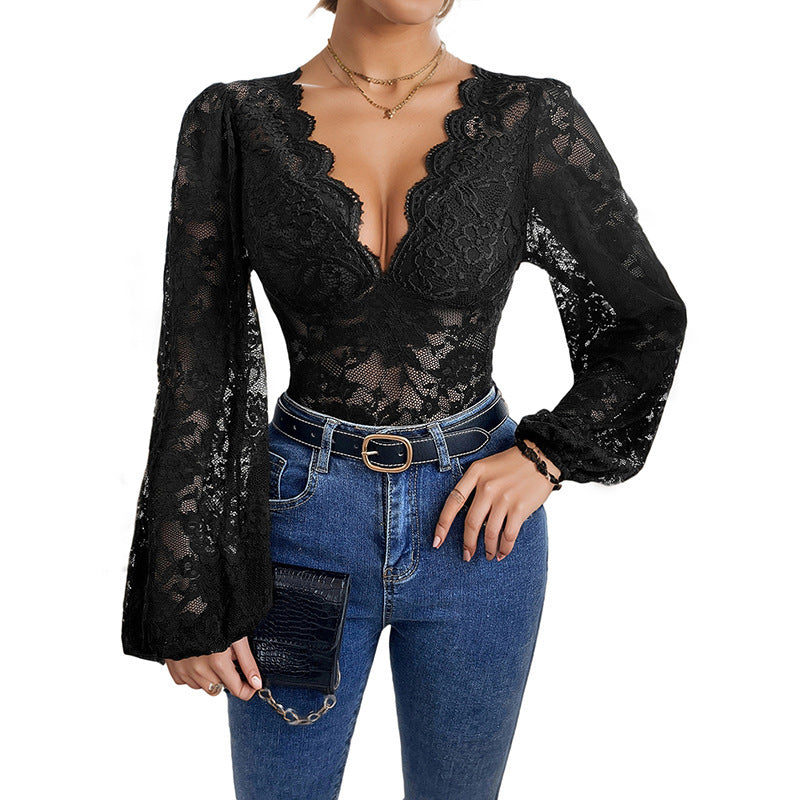 Woman Lace body with wavy neckline and long sleeves Lune London