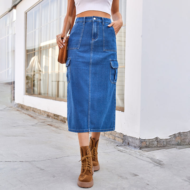 Maxi cargo skirt for women with practical side pockets and a high waist Lune London
