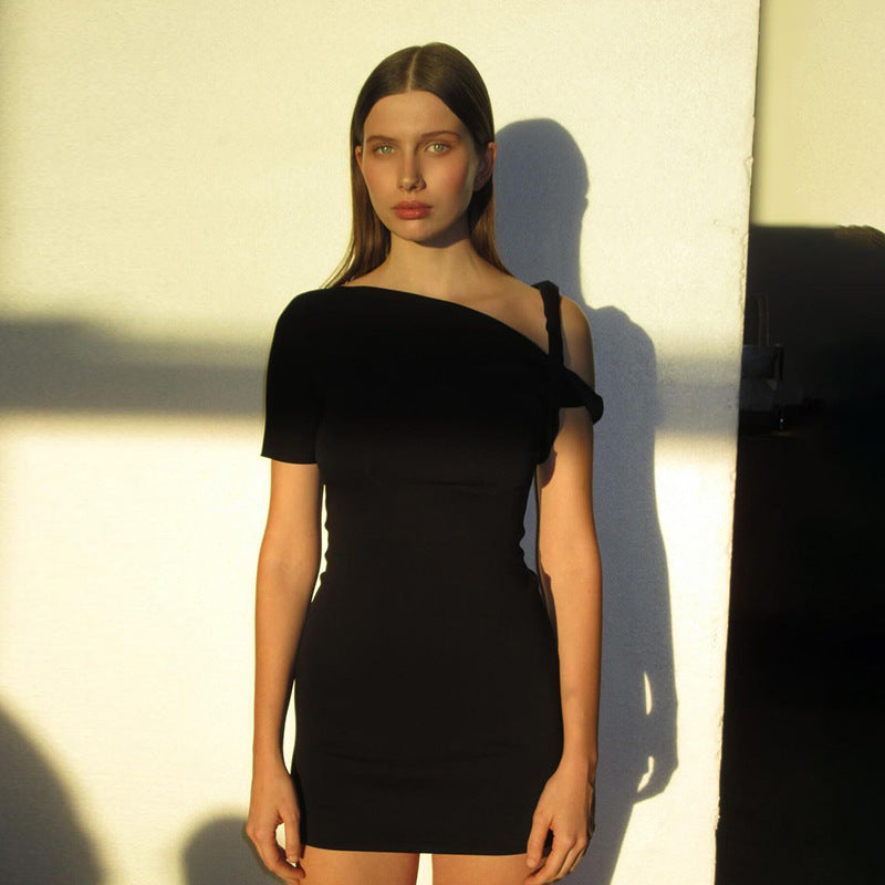Maxi fitted dress for women with asymmetrical straps and chic and stylish design