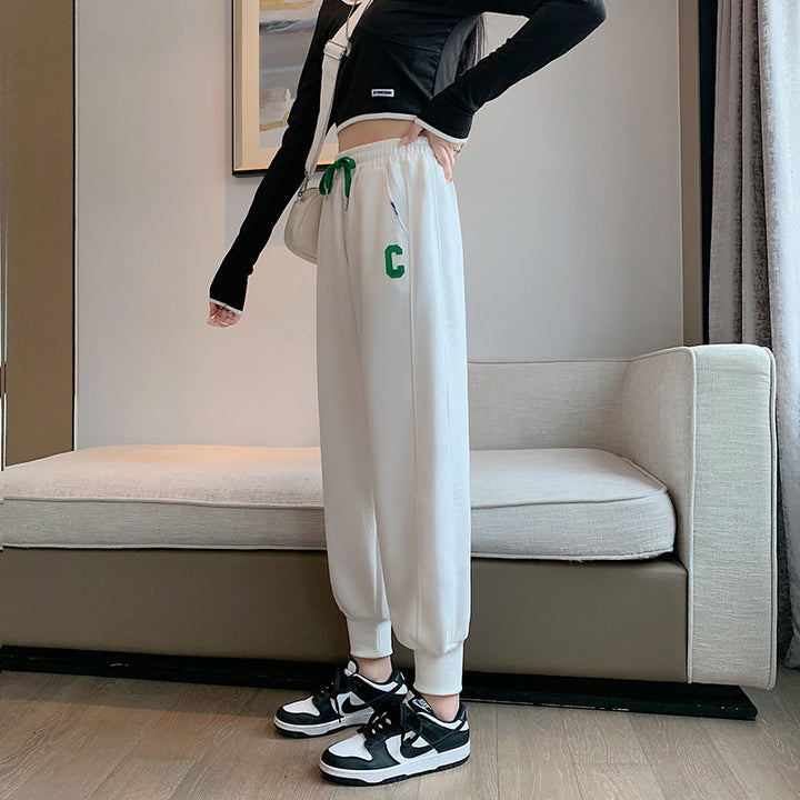 Ensemble de vêtements de loisirs sportif pour femmes avec top court et sweatpants décontractés Chic & Stil