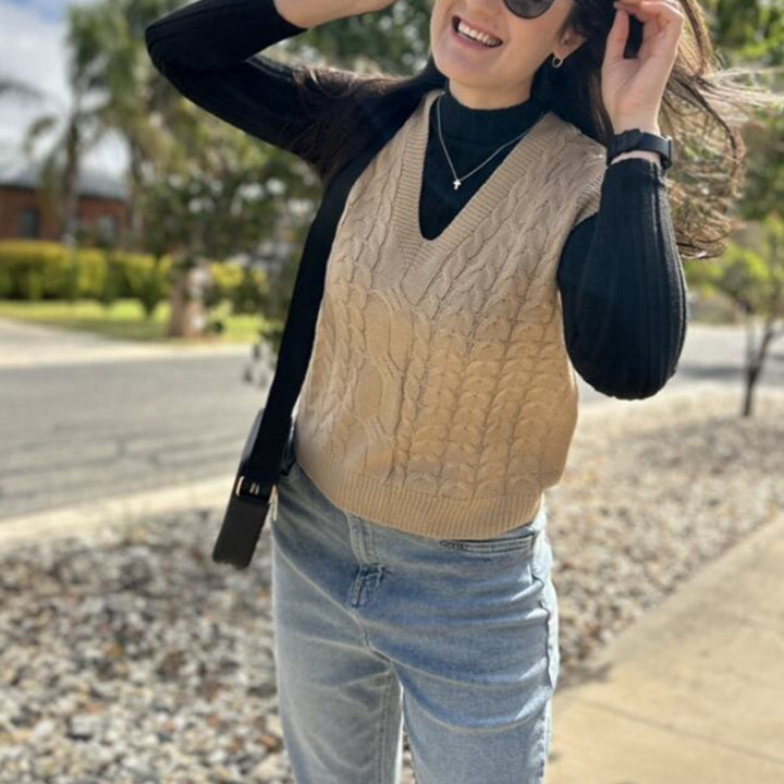 Knitted cardigan for women with traditional cable pattern Lune London