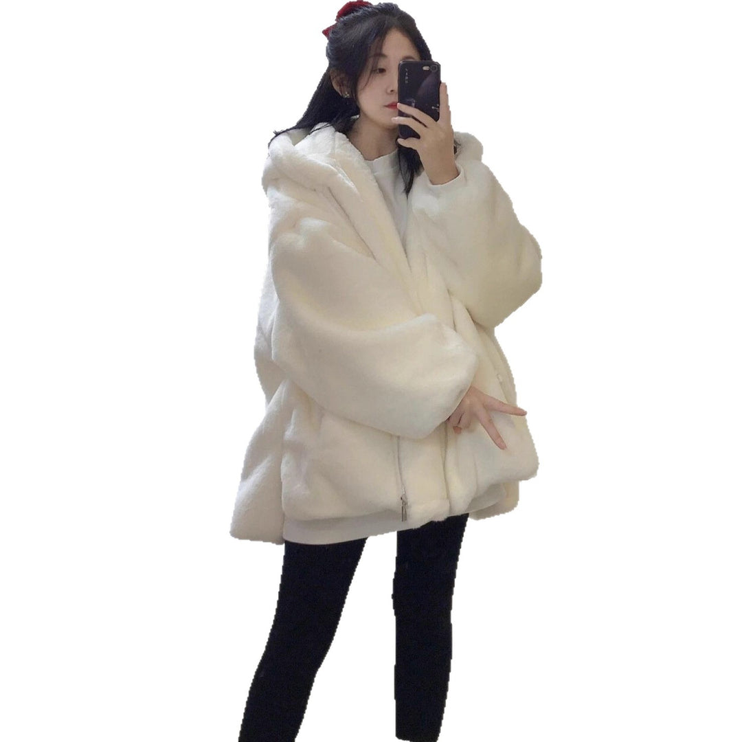 Manteau en peluche pour femmes avec coupe généreuse et col montant Chic & Stil