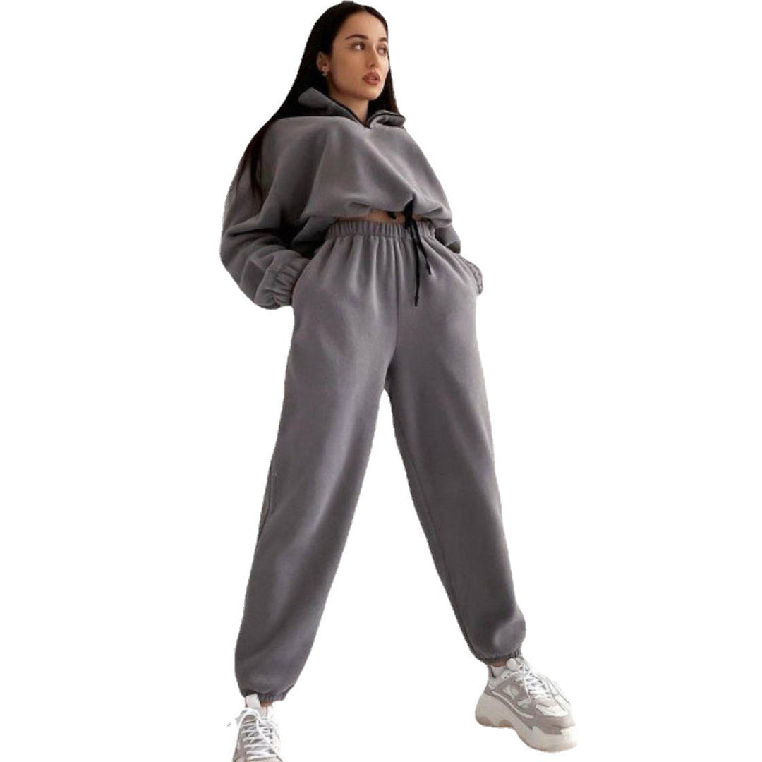 Fleece loungewear set for women with high collar and elastic waistband Lune London