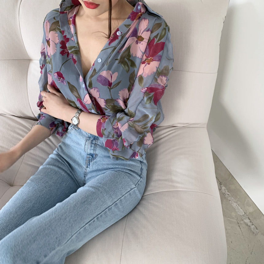 Chic and Style floral print button-up sheer blouse for ladies