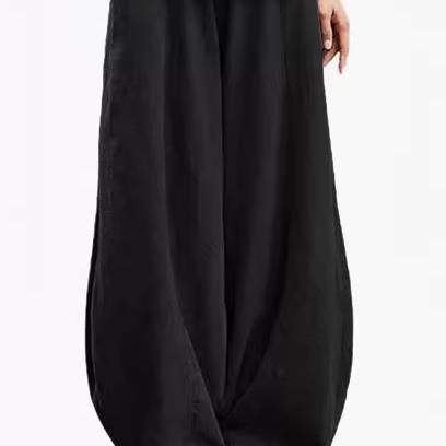 Wide linen pants for women with elastic waistband and convenient pockets Lune London
