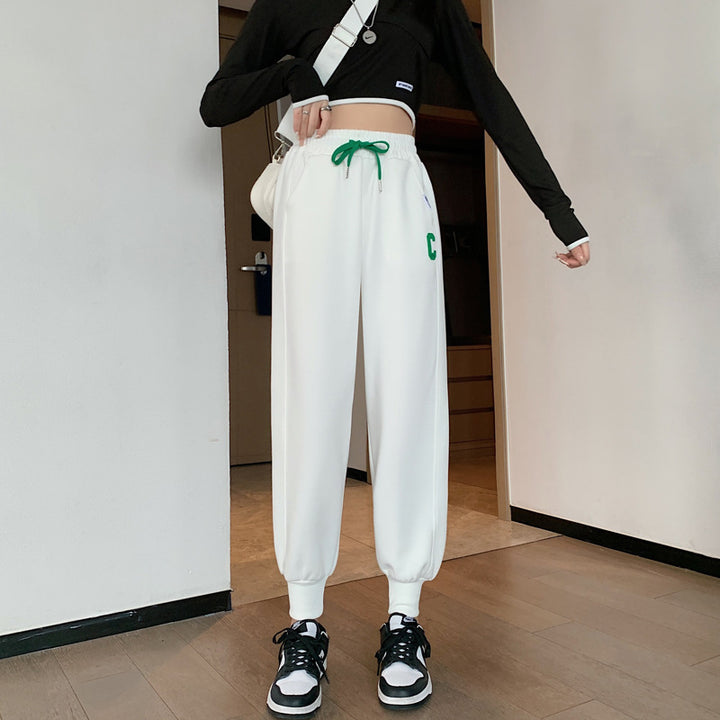Ensemble de vêtements de loisirs sportif pour femmes avec top court et sweatpants décontractés Chic & Stil