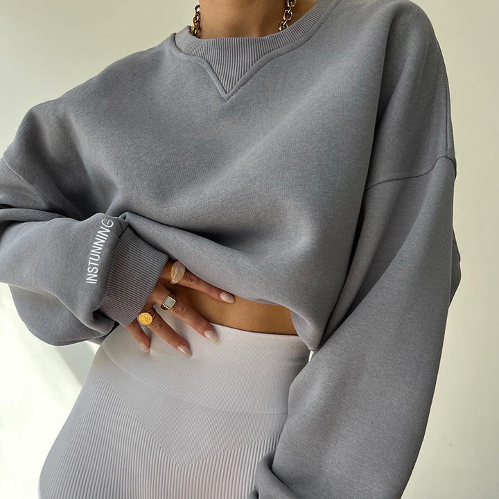 Casual oversized sweatshirt for women with raglan sleeves and special detailed seams Lune London