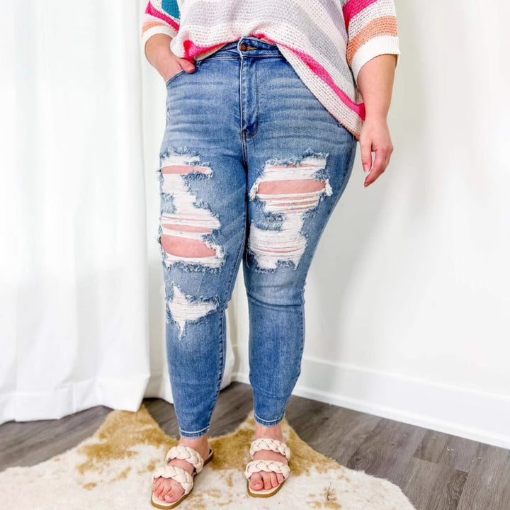 Women's skinny jeans with trendy destroyed look and elastic waistband Lune London