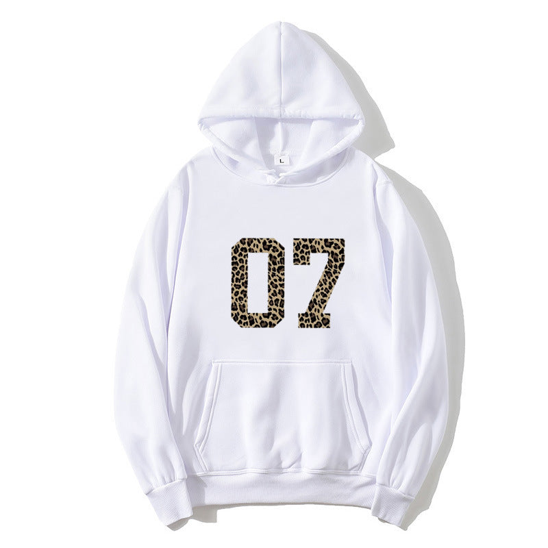 Women's Hoodie with Modern Animal Print Chic & Stil