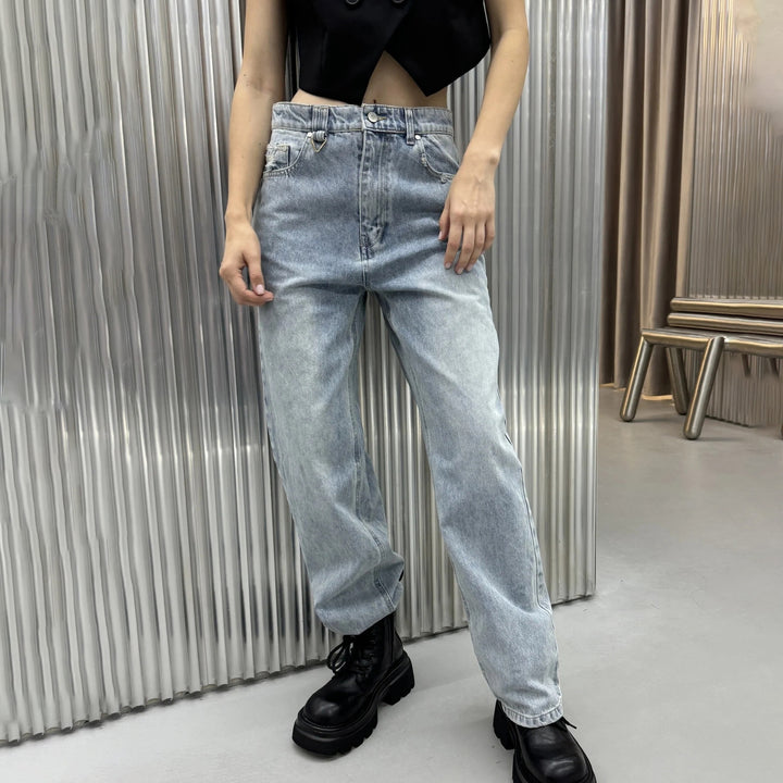 Wide jeans for ladies with distressed details and high waist Lune London
