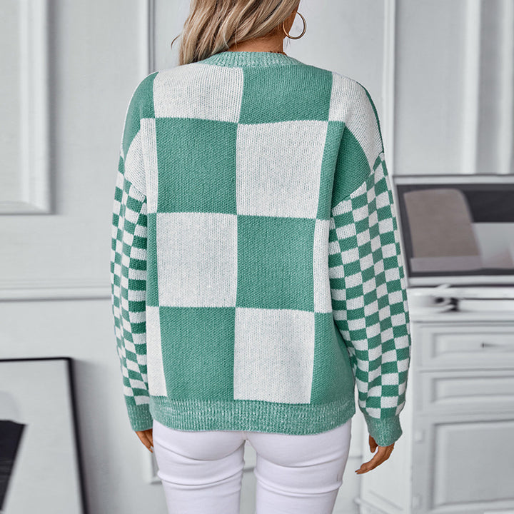 Trendy women's sweater with plaid pattern and relaxed fit Lune London