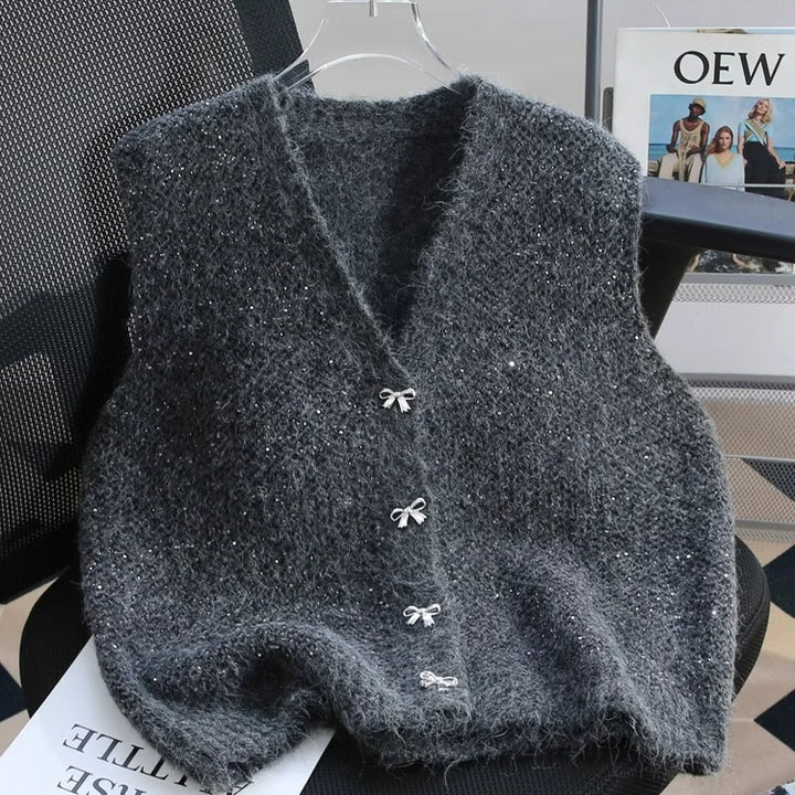 Gilet en tricot pour femmes avec accents scintillants et boutons décoratifs Chic & Stil