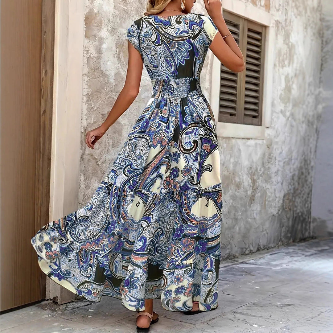 Women’s maxi dress with floral paisley pattern and flattering cut Lune London