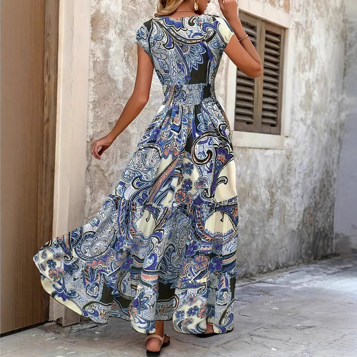 Women’s maxi dress with floral paisley pattern and flattering cut Lune London