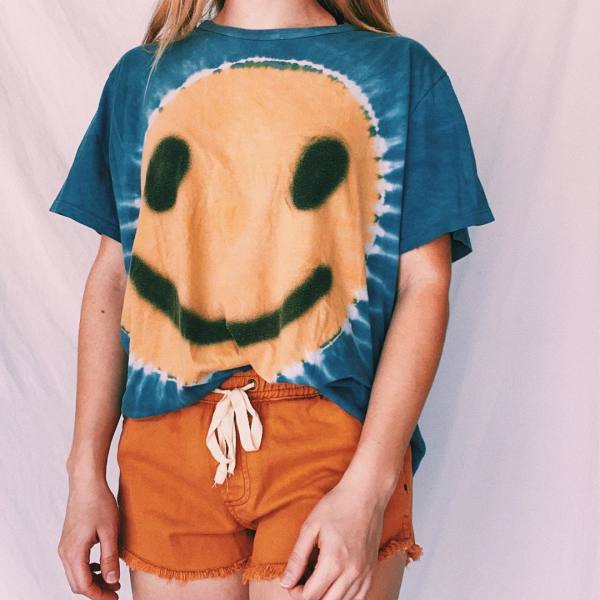 Oversized T-shirt for women with a casual batik design and smiley pattern Lune London