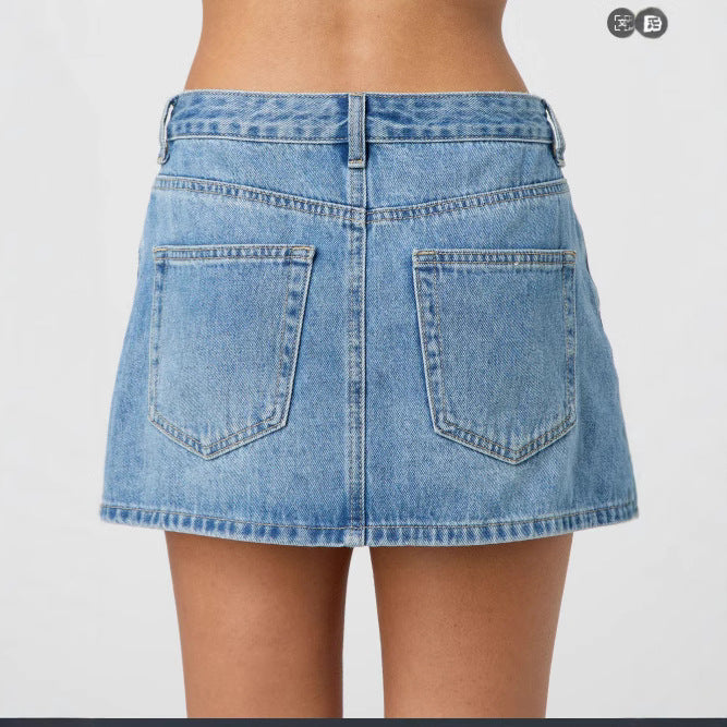 Ladies denim mini skirt with fashionable pockets and classic cut Lune London
