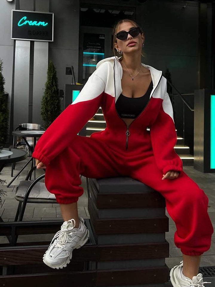 Fleece jacket and sports pants set for women with contrasting inserts Lune London