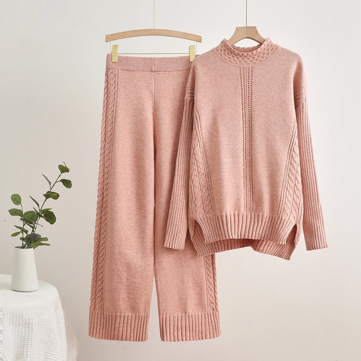 Comfortable knitted loungewear set for ladies with high cuffs and decorative braid patterns Lune London