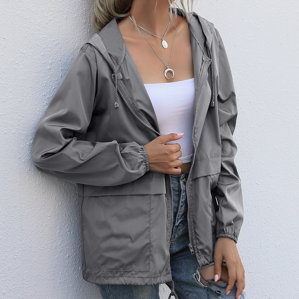 Leisure jacket for women with adjustable drawstring and lightweight material Lune London