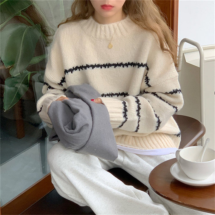 Women Large knitted sweater with modern stripes Lune London