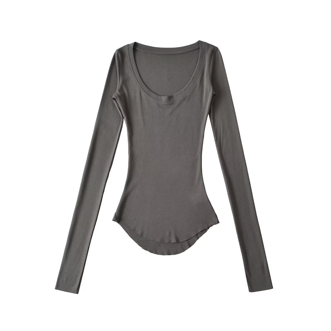 Long sleeve blouse for women with an elegant round collar and a fitted cut Lune London