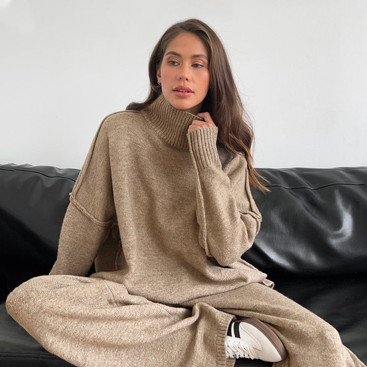 Women Comfortable Knit Set with Turtleneck Lune London
