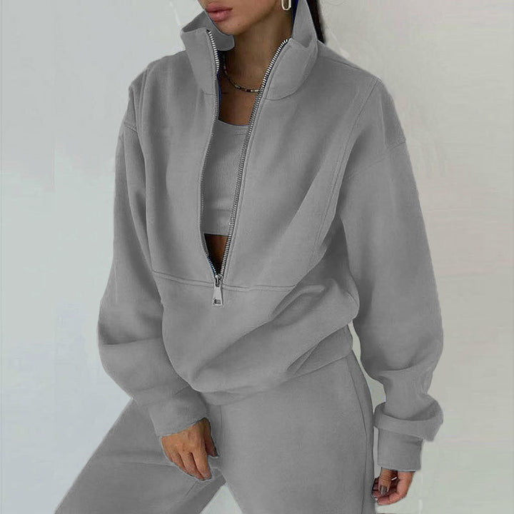 Women's zip hoodie with high collar and casual cut Chic & Stil
