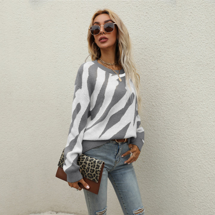 Pull tricoté élégant pour femmes avec un motif animal frappant et une coupe innovante Chic & Stil