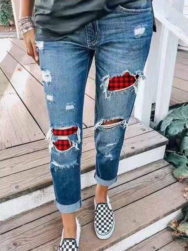 Denim jeans for women decorated with chic and stylish plaid accents
