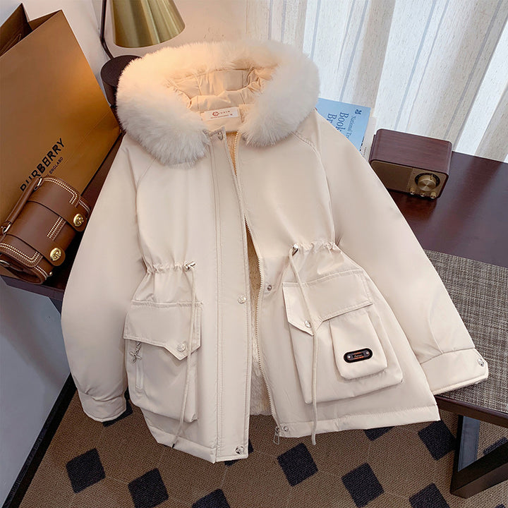 Lady winter coat with removable faux fur collar and practical pockets Lune London
