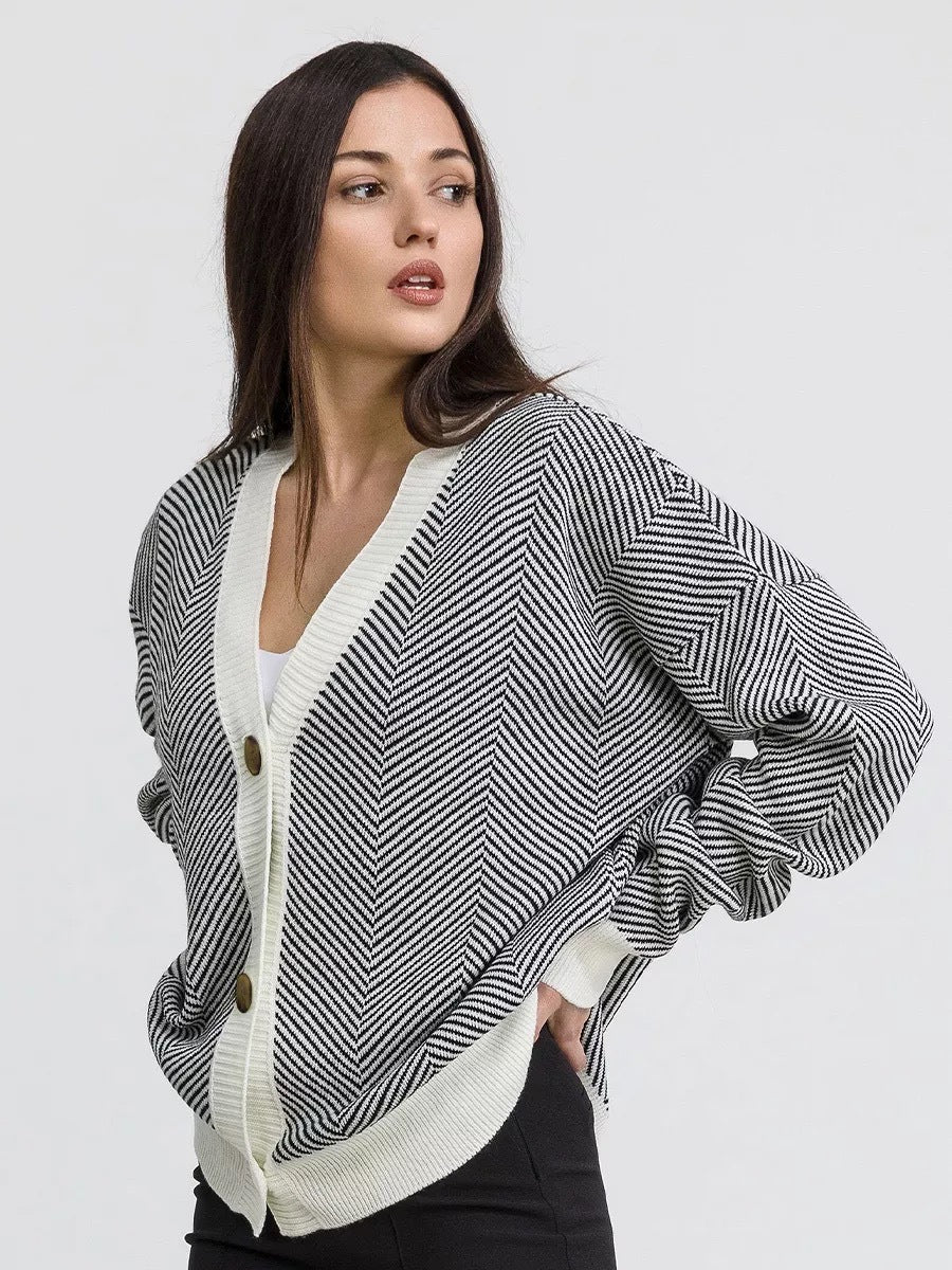 Cardigan confortable pour femmes avec des détails en tricot torsadé élégants et des fermetures à boutons Chic & Stil