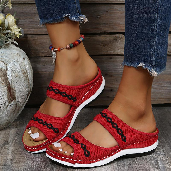Comfort boots for women with adjustable straps and a breathable material upper Lune London