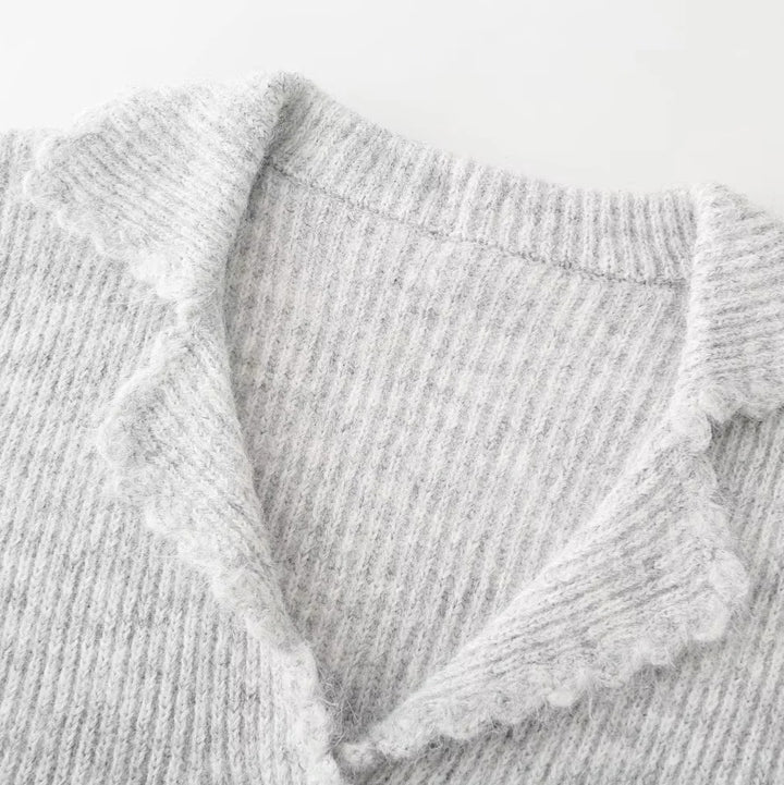 Fashionable comfortable knit jacket for women with an elegant collar and practical pockets Lune London