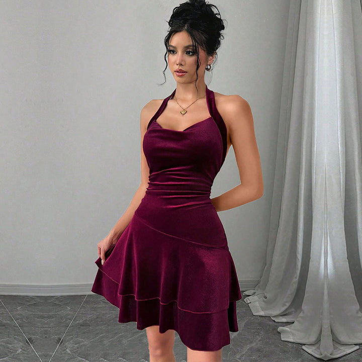 Robe de soirée ajustée pour dames avec jupe volants et design dos nu Chic & Stil