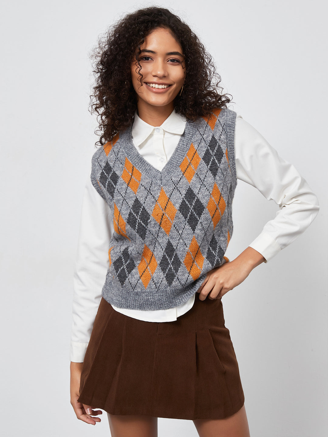 Women Chunky Knit Vest with an Elegant Diamond Pattern Lune London