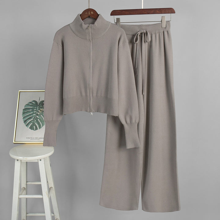 Ensemble de mode féminin tricoté avec col zippé et coupe ample Chic & Stil