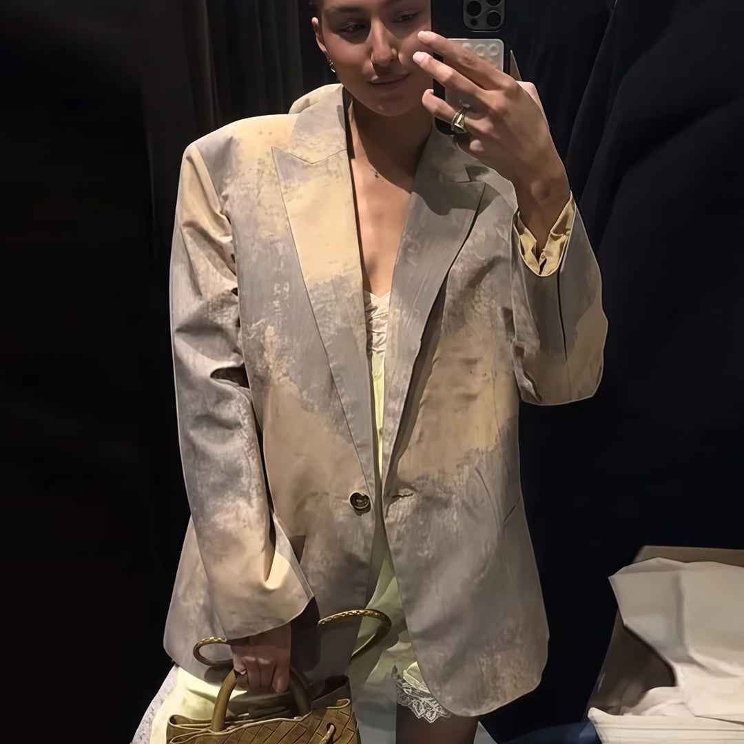 Ladies Oversized Blazer with an artistic color gradient Chic und Style