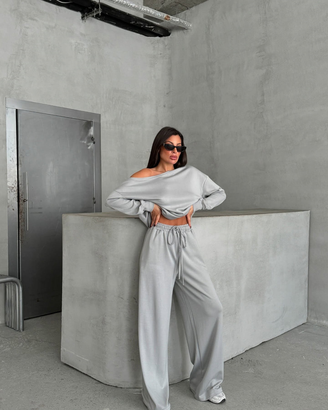Casual jumpsuit for women with wide legs and an off-shoulder design Lune London