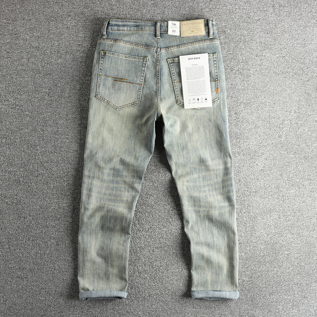 Slim fit jeans for women with a comfortable cut and a casual vintage look Lune London