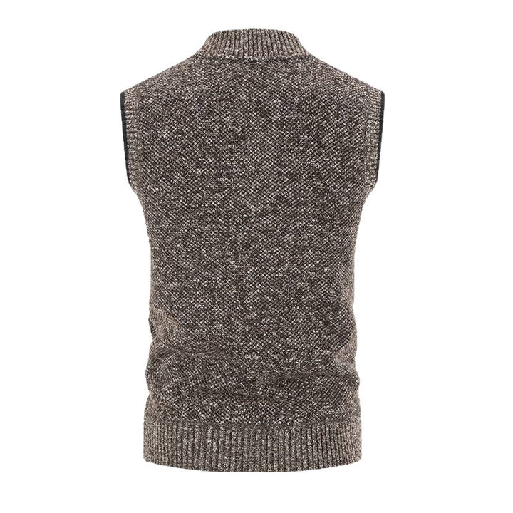 Men's knitted cardigan with a modern cable pattern and a practical zipper Lune London