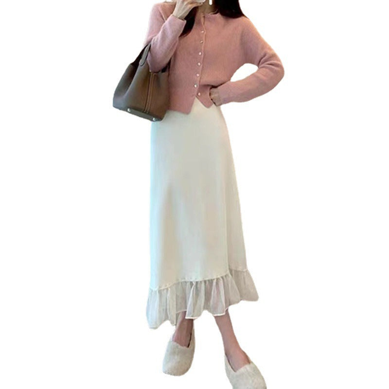 Cardigan féminin à la mode avec boutons et ourlet à volants Chic & Stil