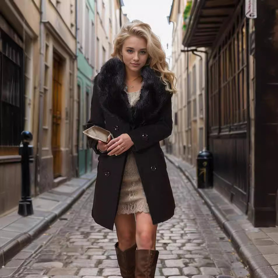 Elegant trench coat for ladies with faux fur collar and waist belt Lune London