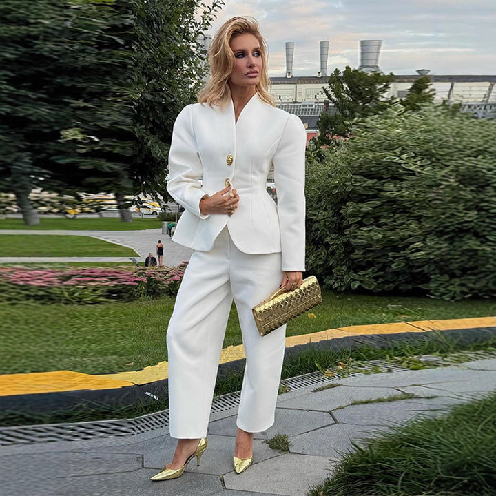Ensemble Blazer et Pantalon Élegant pour Femmes avec Boutons en Or Chic & Stil
