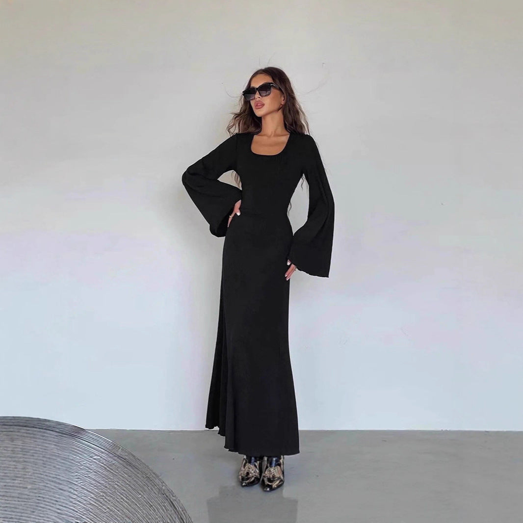 Robe maxi pour femmes avec des manches larges évasées et des détails élégants Chic & Stil