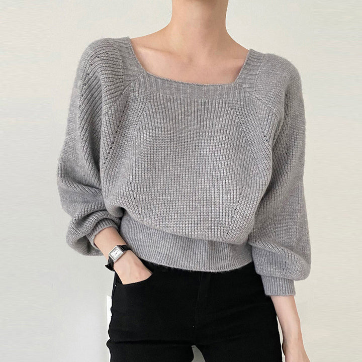 Casual knit sweater for women with a loose fit and a round neck Lune London