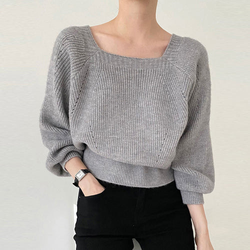 Casual knit sweater for women with a loose fit and a round neck Lune London